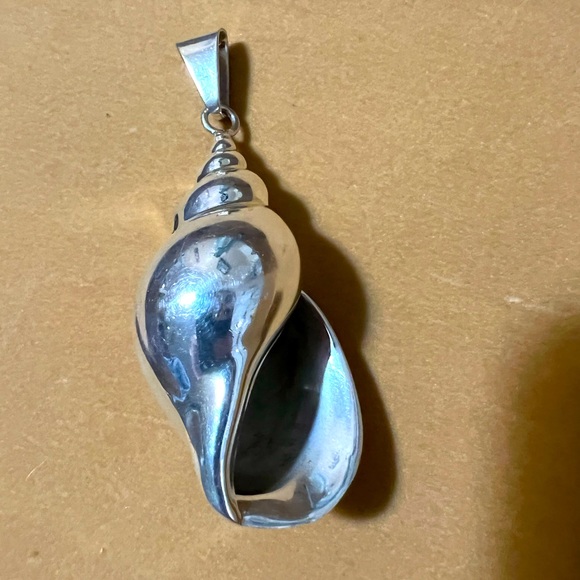 Jewelry - Huge vintage sterling shell pendant